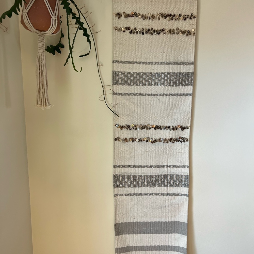 Woven wall tapestry